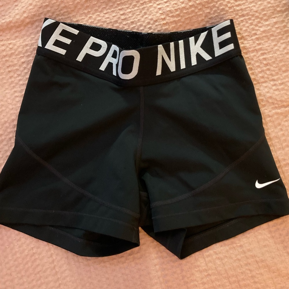 Black Nike pro spandex
